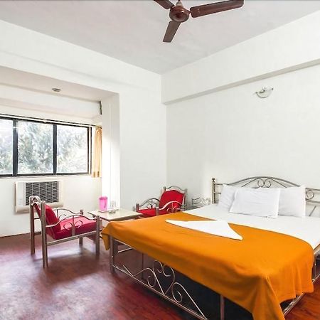 Hotel Evergreen Mumbai Bagian luar foto