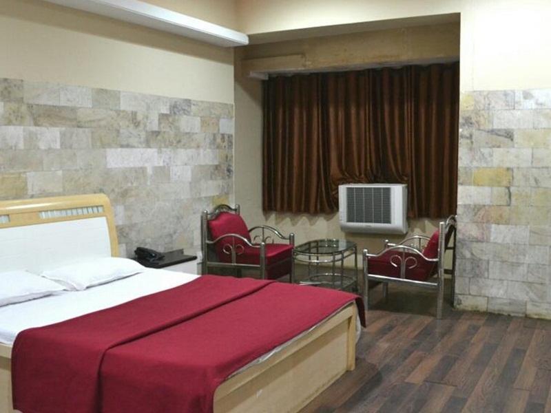 Hotel Evergreen Mumbai Bagian luar foto