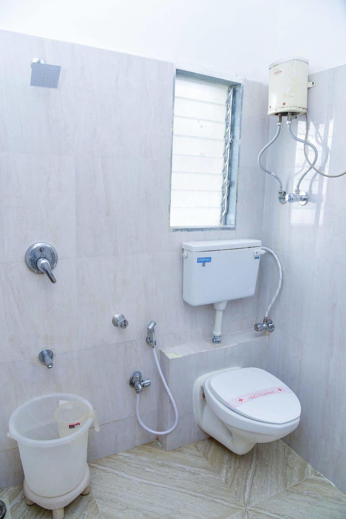 Hotel Evergreen Mumbai Bagian luar foto