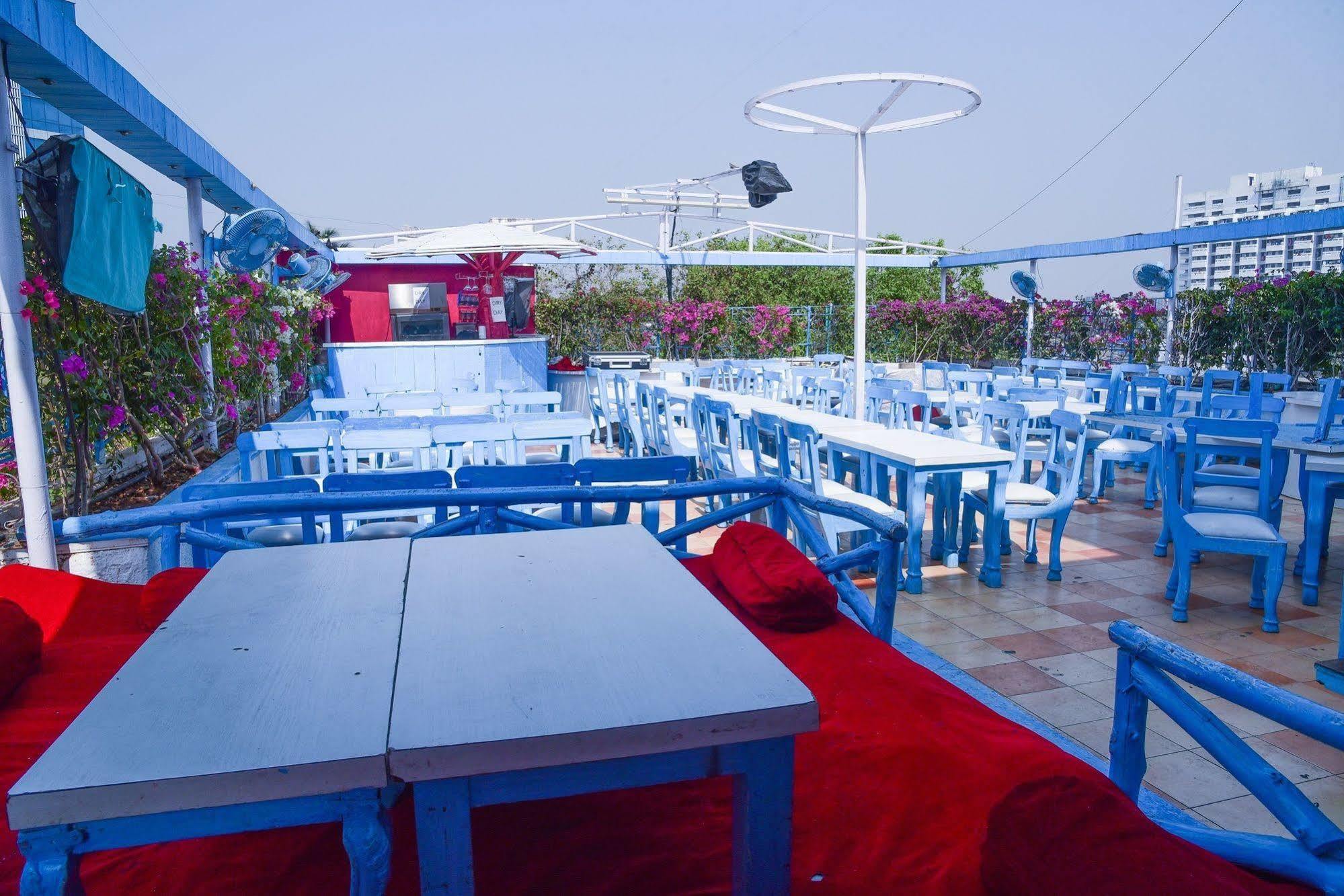Hotel Evergreen Mumbai Bagian luar foto